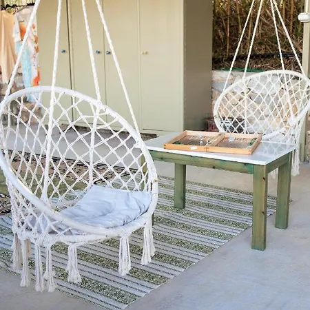 Odyssey Eco Glamping בקתה Galatás