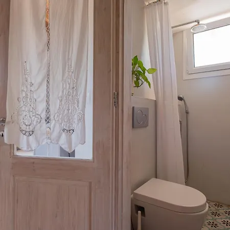 Odyssey Eco Glamping בקתה Galatás