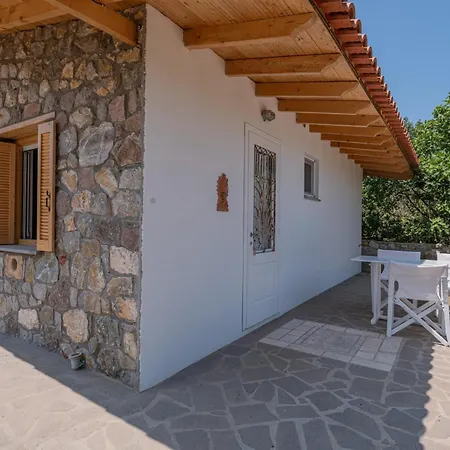 Odyssey Eco Glamping בקתה